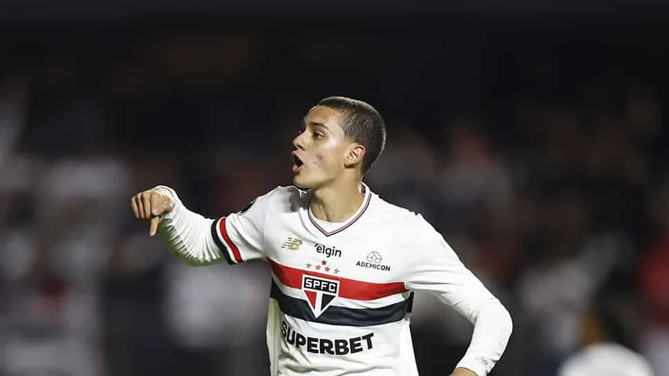 Comparado a &lsquo;truco&rsquo;, her&oacute;i do S&atilde;o Paulo revela conversa essencial com Zubeld&iacute;a antes de estreia
