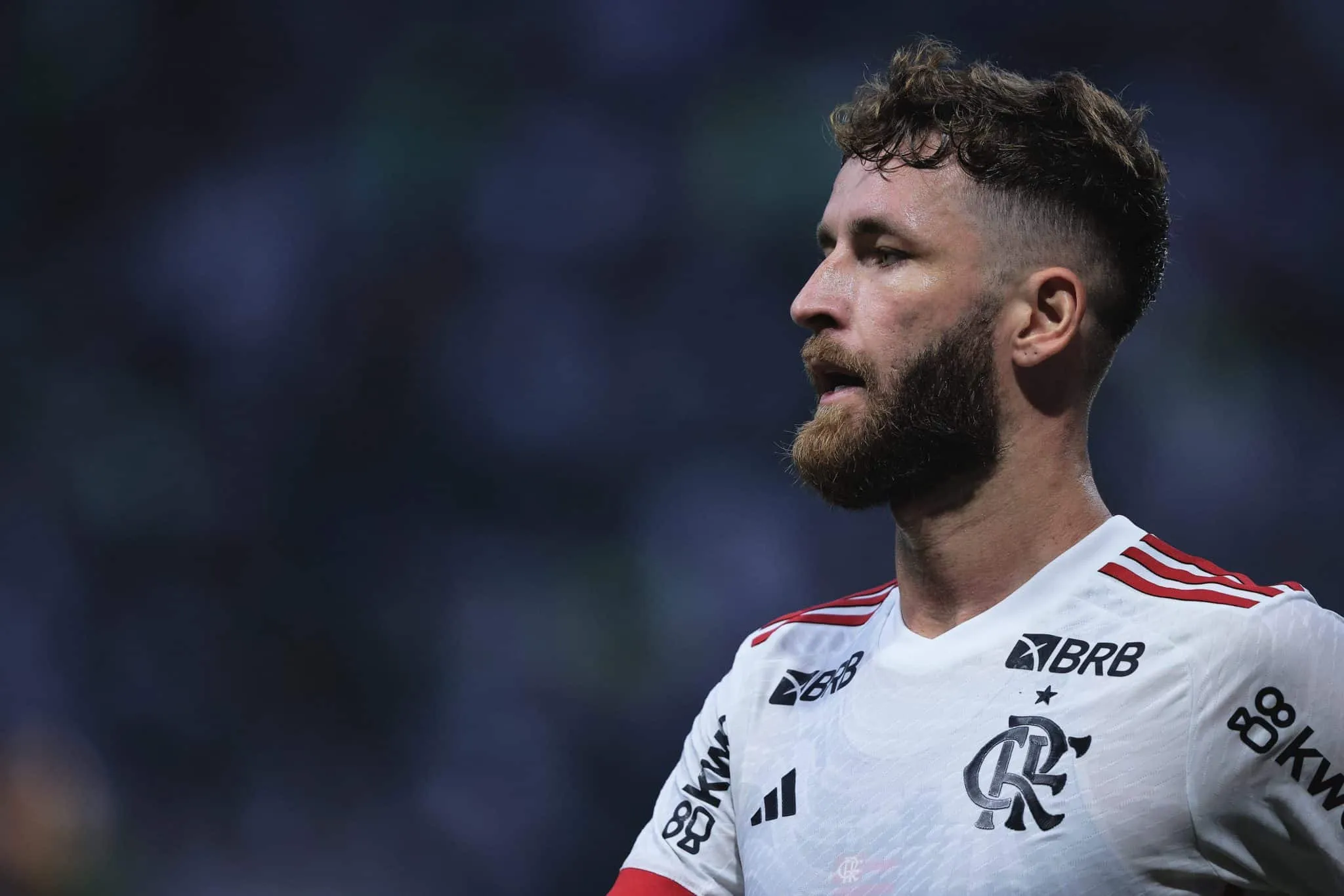 Retorno de L&eacute;o Pereira abre caminho para Tite testar novidade no Flamengo