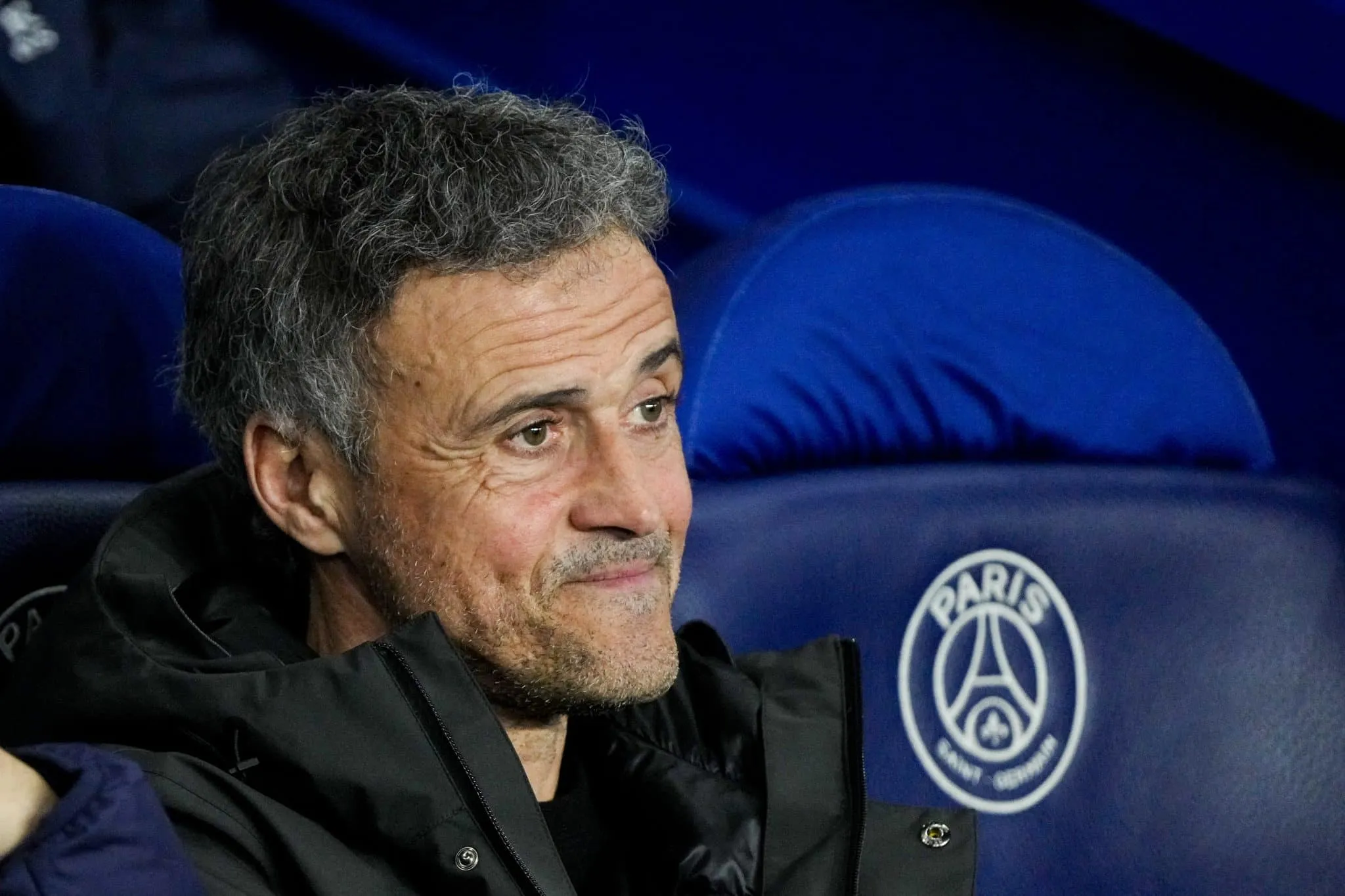 PSG quer aproveitar crise financeira do Barcelona e comprar dois jogadores