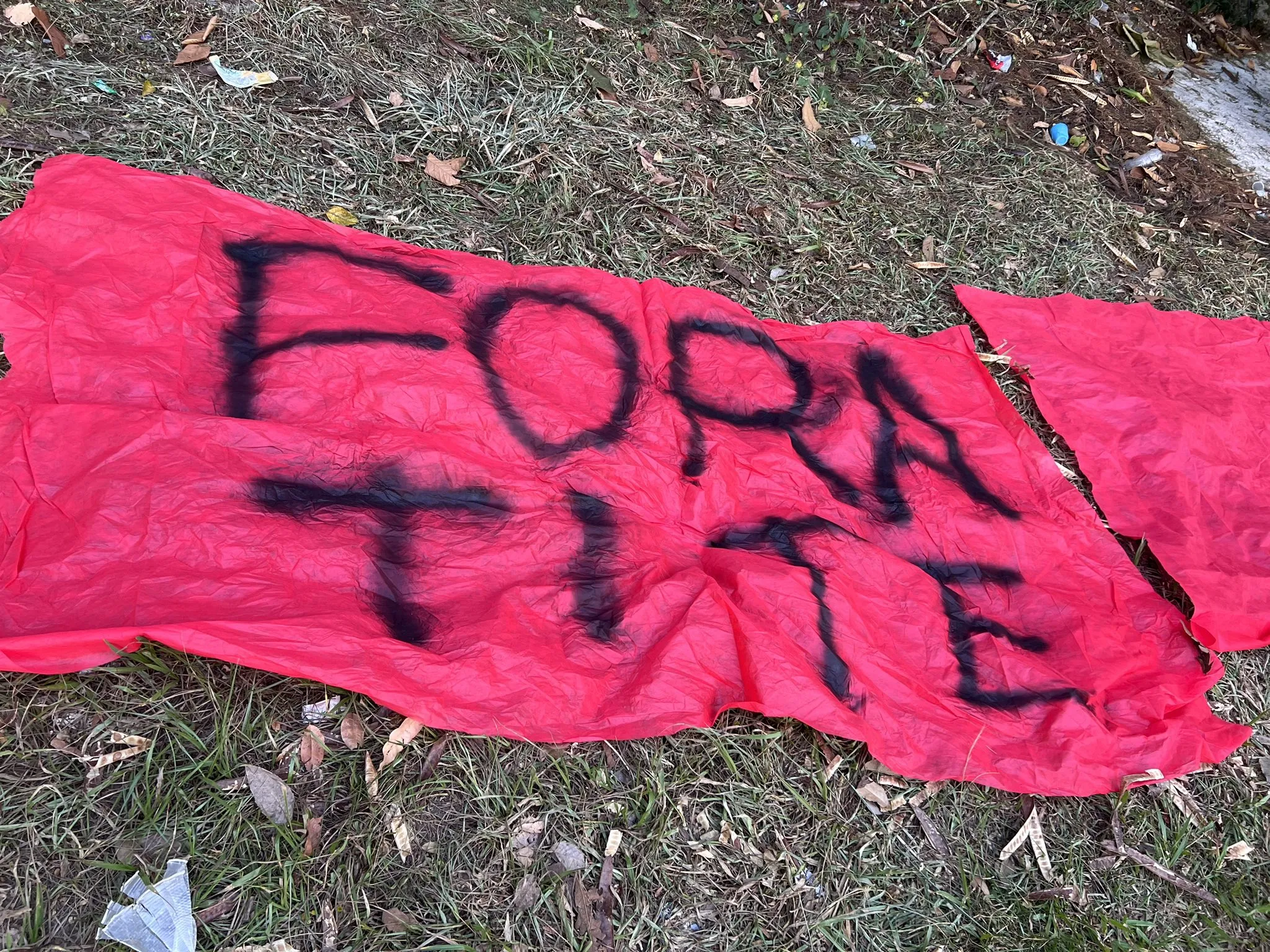 Clima esquentou! Torcida do Flamengo protesta contra tudo e contra todos