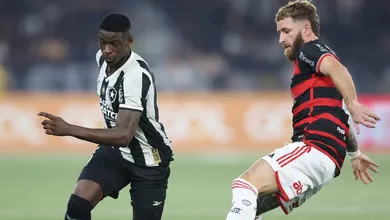 Botafogo, tinindo, sobe a r&eacute;gua, afina o time e constrange o Flamengo