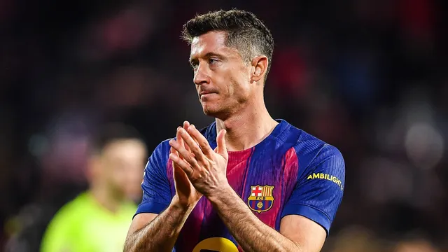 Nova proposta pode redefinir futuro de Lewandowski nos &uacute;ltimos dias de contrato com o Barcelona