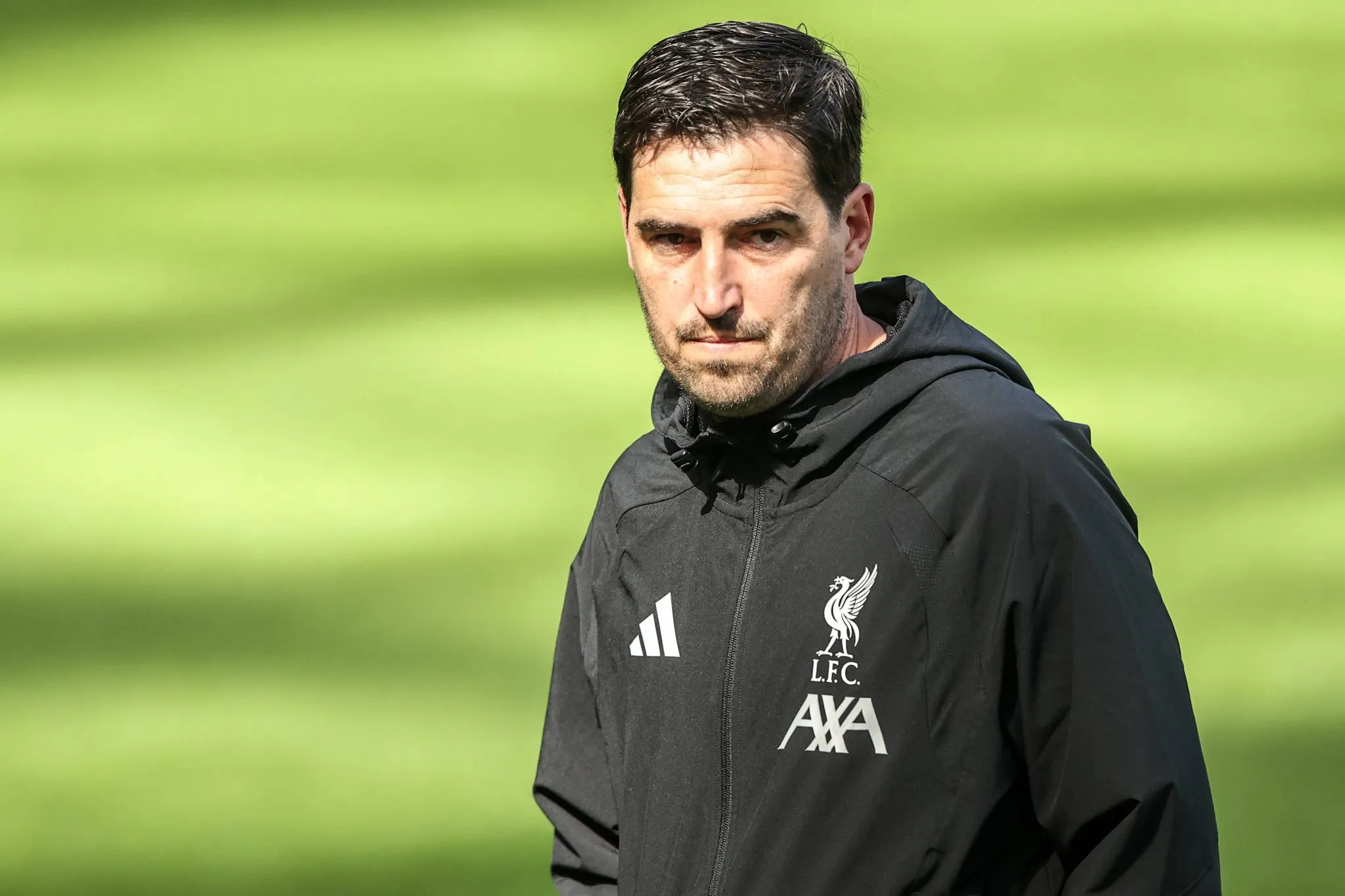 Iraola durante treino do Liverpool