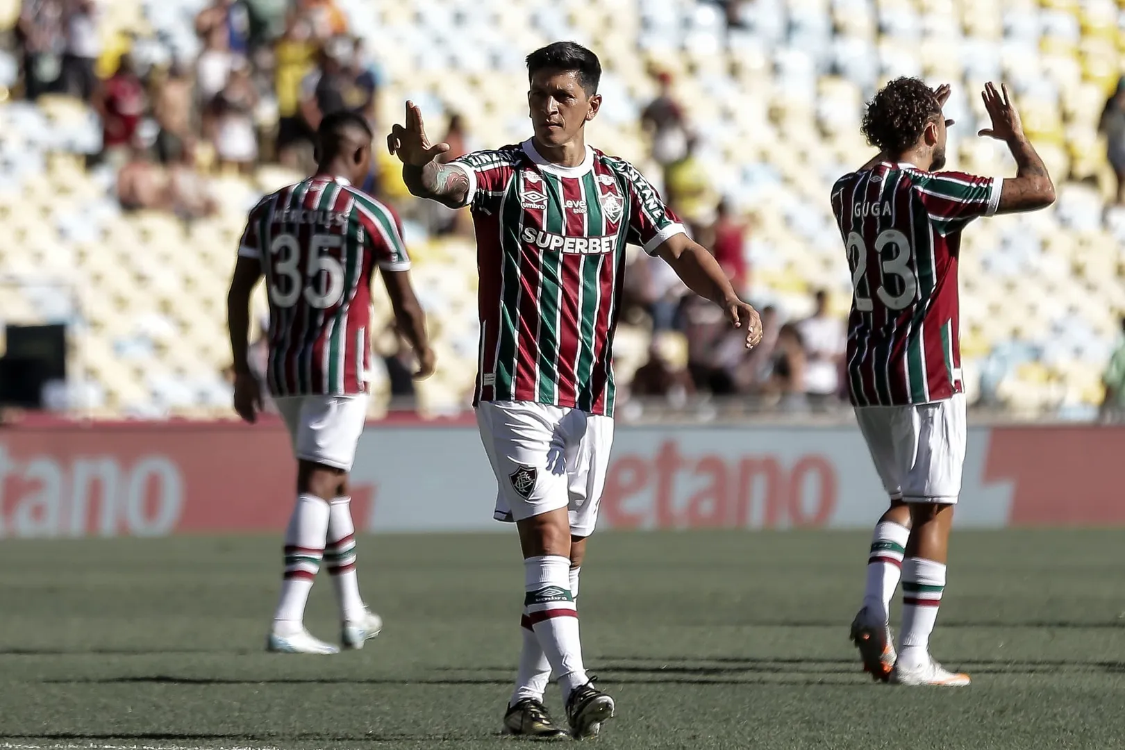 Cano abriu o placar para o Fluminense contra o Nova Igua&ccedil;u (Foto: Lucas Mer&ccedil;on/Fluminense)