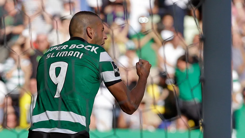 Slimani: novo atacante do Leicester (Foto: AP)