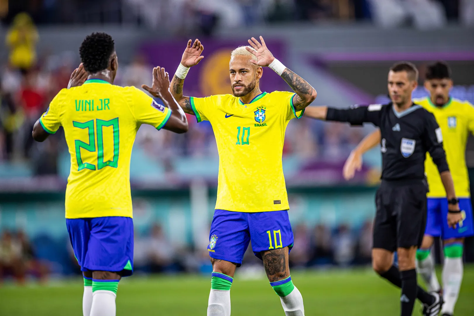 Neymar e Vini Jr pela sele&ccedil;&atilde;o brasileira (Foto: IconSport)