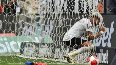 Les&atilde;o interrompe retomada de Yuri Alberto e cria problema gigantesco para Ant&oacute;nio Oliveira no Corinthians