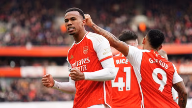 Bola parada volta a funcionar, &lsquo;Gabri&eacute;is&rsquo; decidem e Arsenal se reencontra com a vit&oacute;ria em goleada sobre o Palace