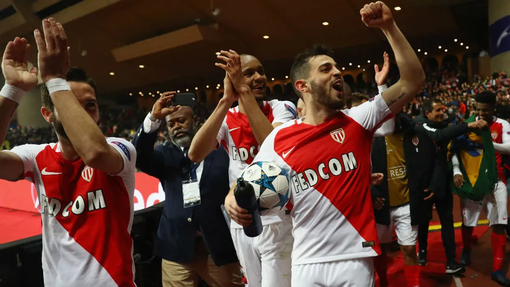 Moutinho, Fabinho e Bernardo Silva comemoram classifica&ccedil;&atilde;o (Foto: Getty Images)