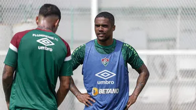 Fluminense define data de estreia de Douglas Costa
