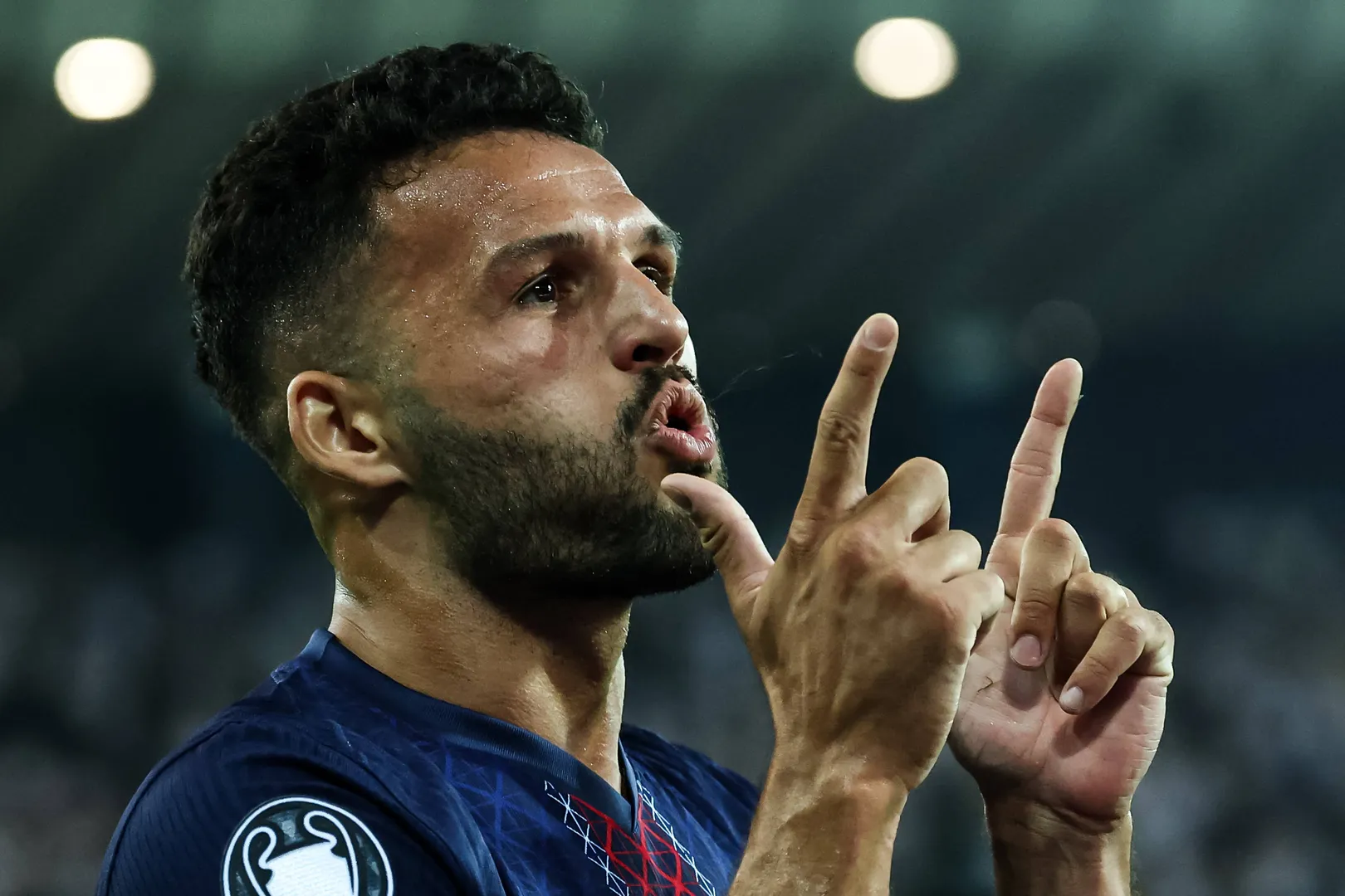 Gon&ccedil;alo Ramos comemora gol do PSG