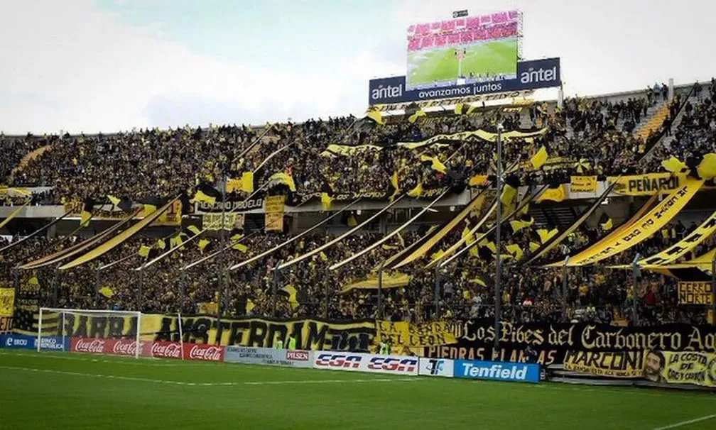 Montevid&eacute;u se une pelo Pe&ntilde;arol em nome da gl&oacute;ria do futebol uruguaio