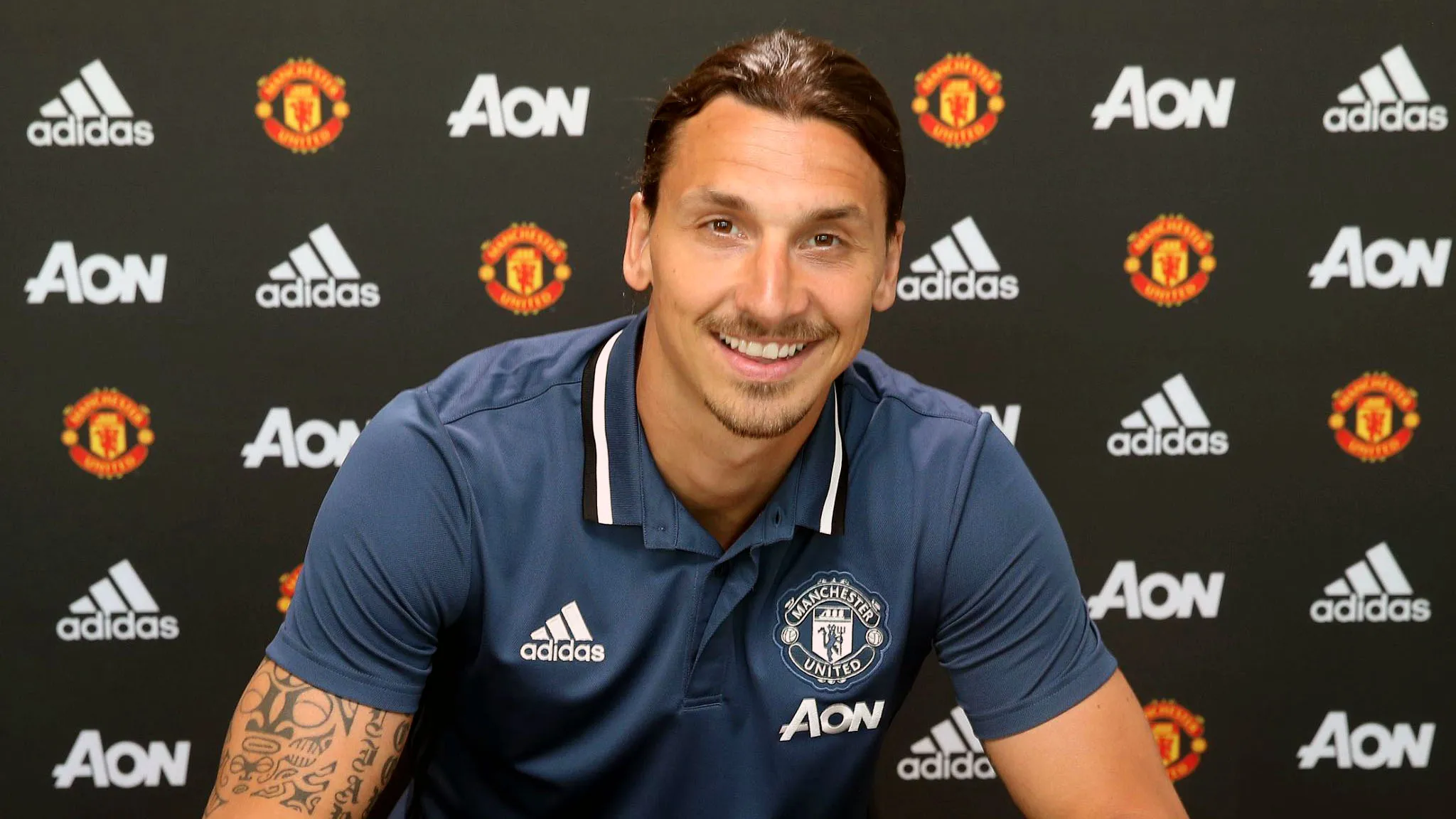 Manchester United divulga numera&ccedil;&atilde;o com Ibrahimovic com a camisa 9. Veja as demais