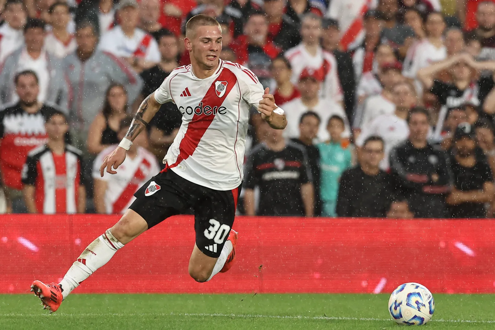 Mastantuono a servi&ccedil;o do River Plate Foto: (Imago)