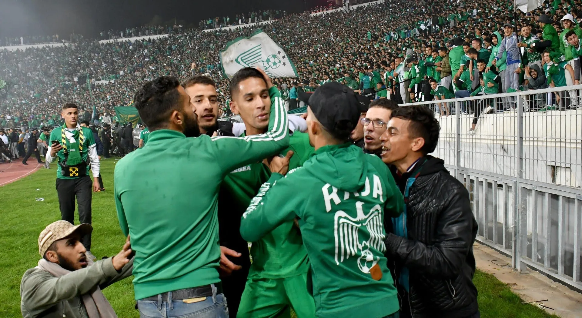 Uma classifica&ccedil;&atilde;o insana: Raja transformou um 1&times;4 em 4&times;4 para eliminar o rival Wydad na Copa dos Campe&otilde;es &Aacute;rabes