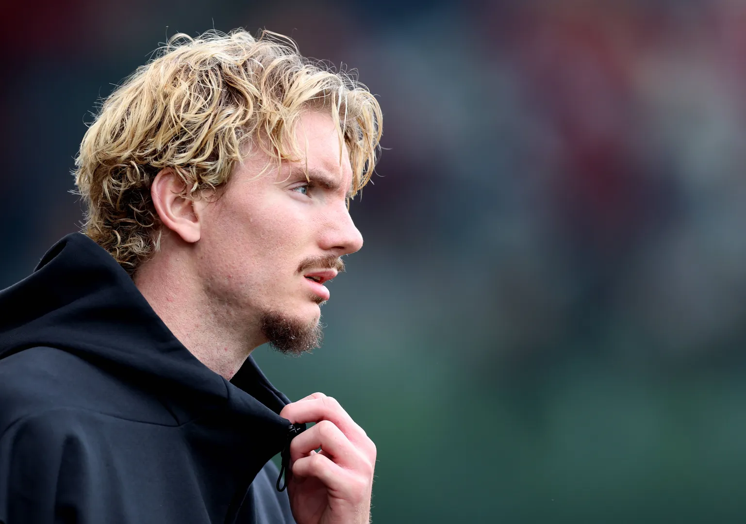 Nick Woltemade, atacante do Newcastle, antes de jogo