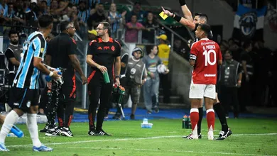 Expuls&atilde;o indireta, gols em sequ&ecirc;ncia e muita tens&atilde;o marcam empate no Gre-Nal 444