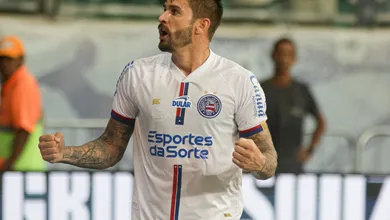 Com gol do contestado Everaldo, Bahia bate Gr&ecirc;mio na Fonte Nova e sobe para o G4