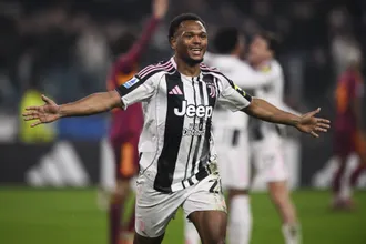 Juventus consegue &lsquo;desmontar&rsquo; Roma e ofusca boa atua&ccedil;&atilde;o de brasileiro na Serie A