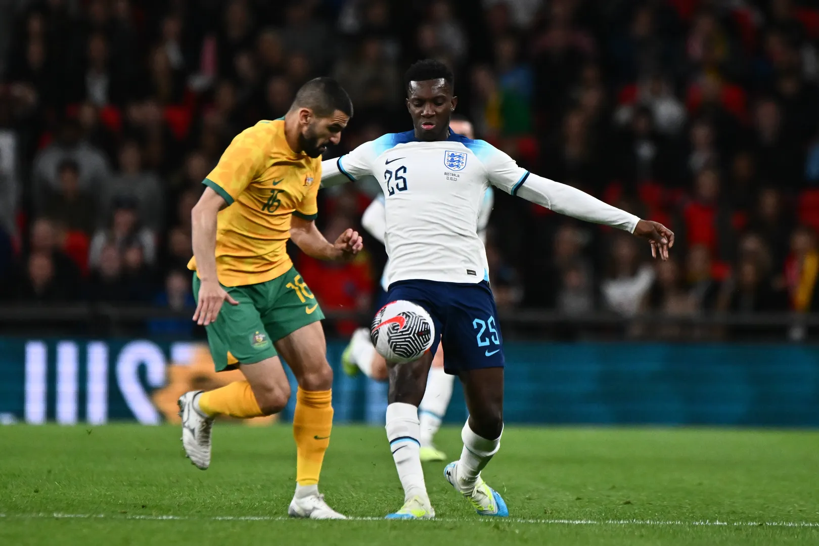 Nketiah pela Inglaterra, em 2023 (Foto: Imago)