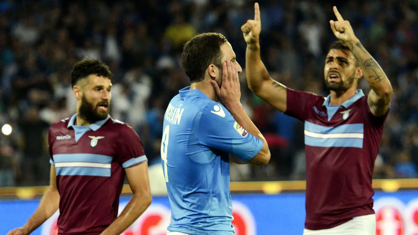 Lazio precisou de um &eacute;pico contra o Napoli para se classificar para a Champions