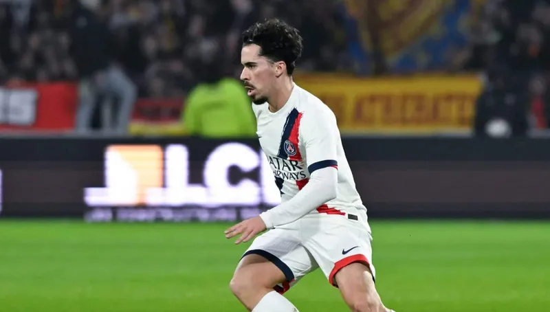 Vitinha acredita que o PSG melhorou em termos coletivos ap&oacute;s a sa&iacute;da de Mbapp&eacute;