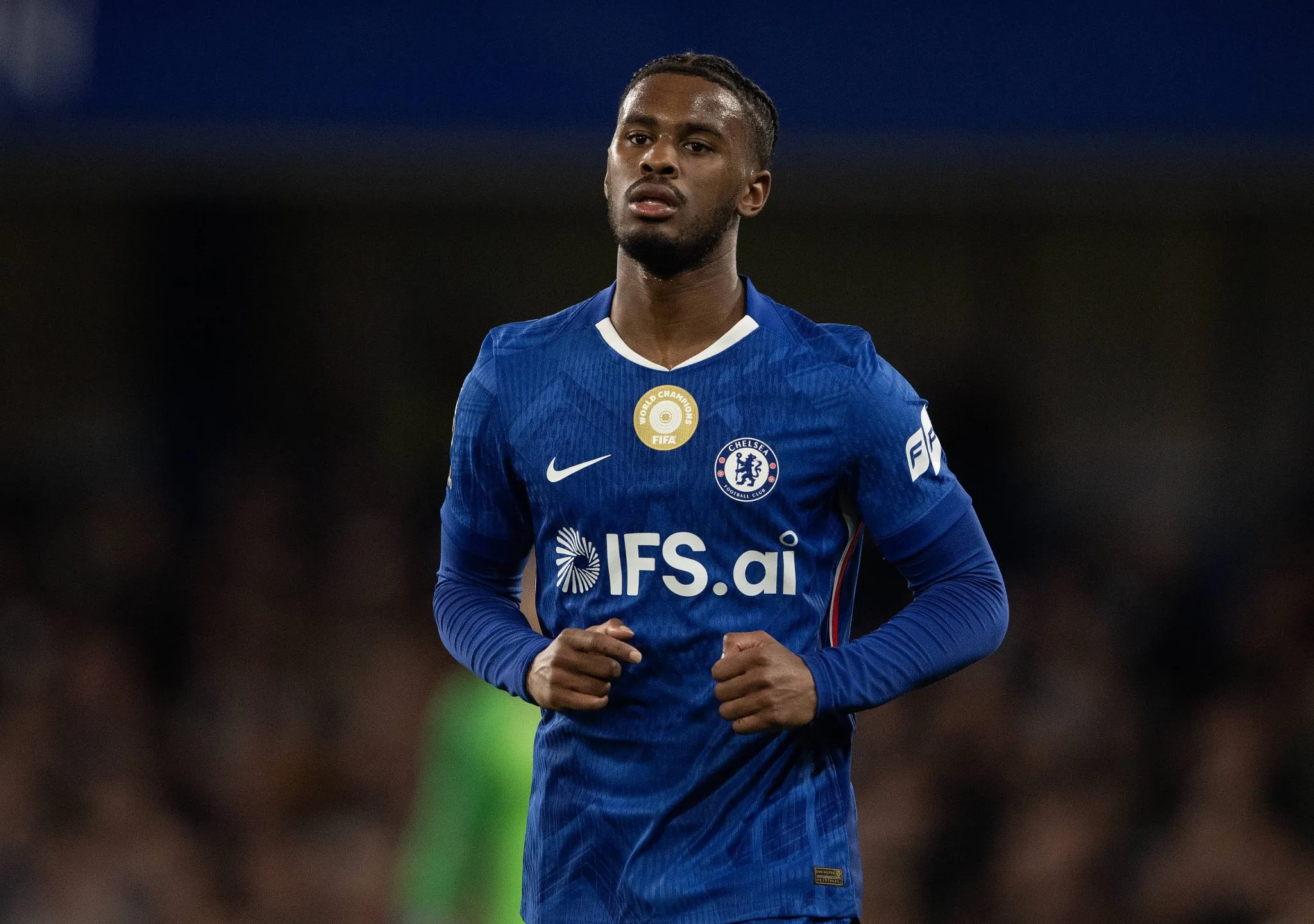 Jorrel Hato deve ser o titular do Chelsea no lado esquerdo (Foto: Imago/Visionhaus)