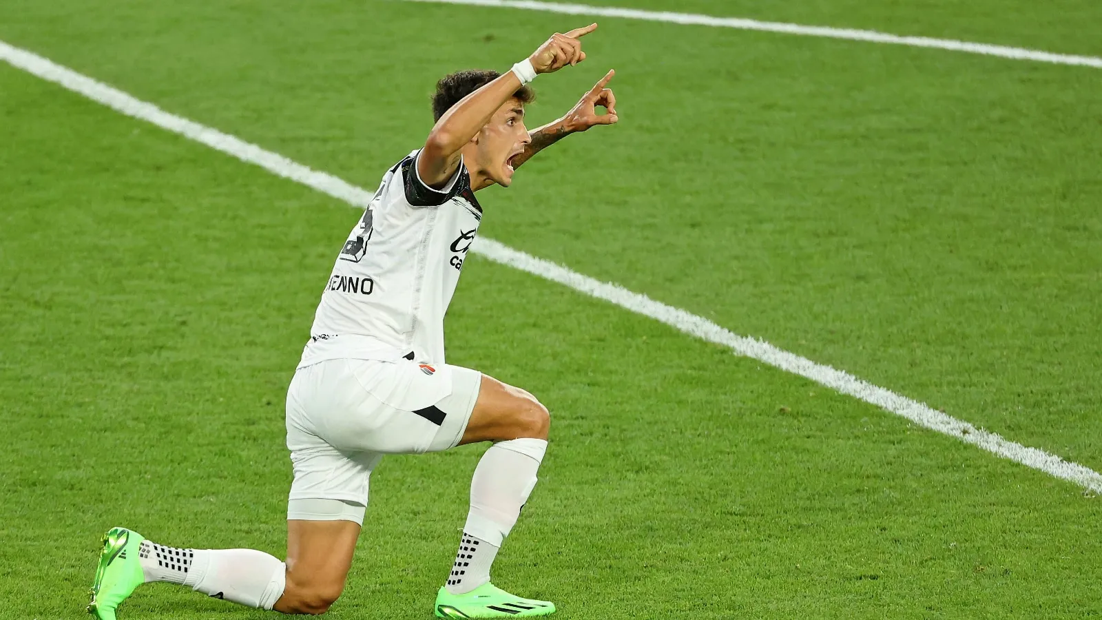Como joga Juan Dinenno, o prov&aacute;vel novo &lsquo;camisa 9&rsquo; do Cruzeiro