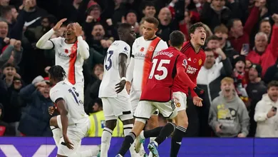 O United perdeu um caminh&atilde;o de gols, mas cumpriu sua obriga&ccedil;&atilde;o e derrotou o Luton Town