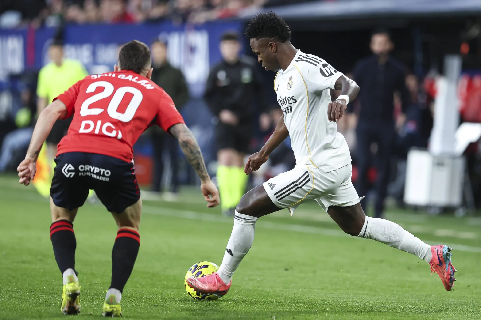 Vinicius Junior contra o Osasuna