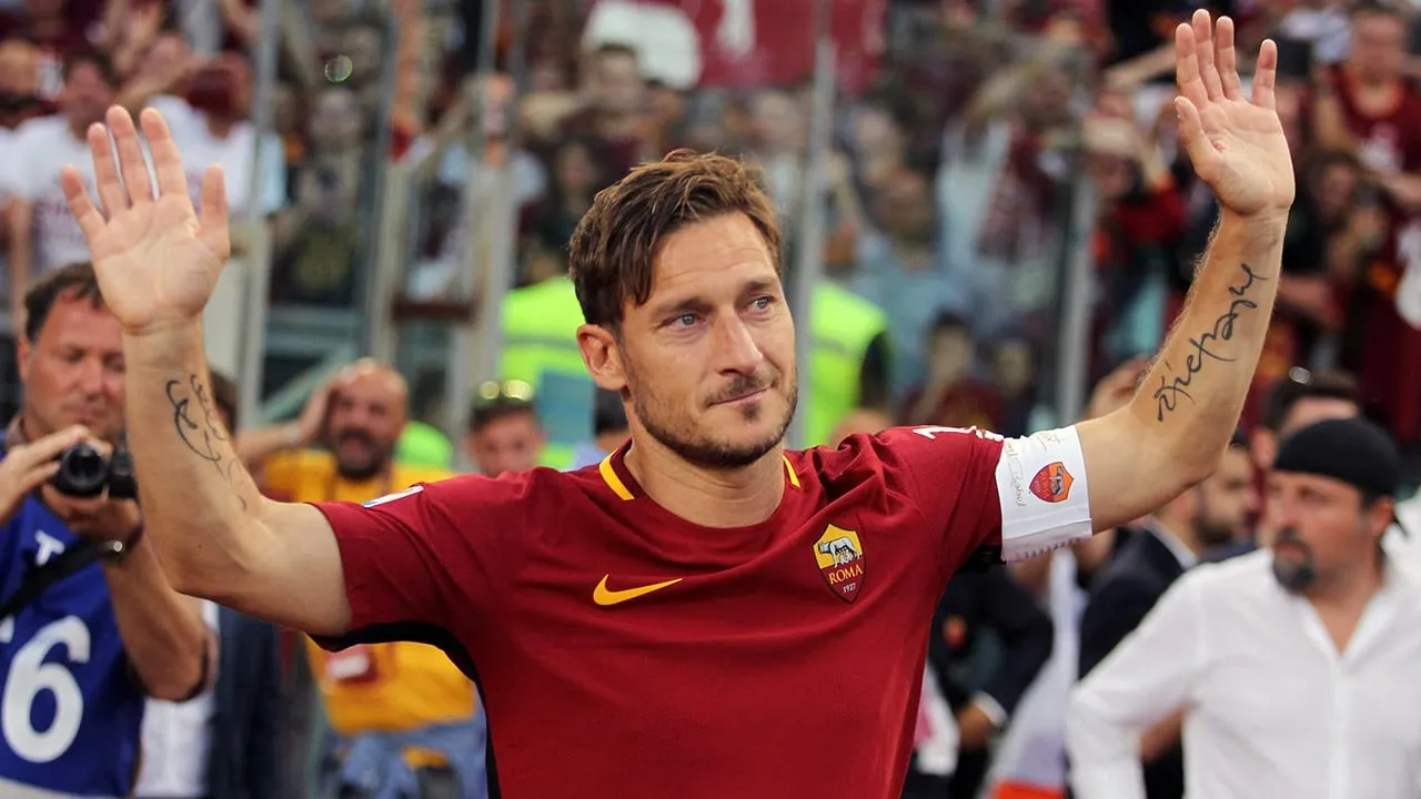 Em biografia, Totti revela briga feroz com Spalletti na Roma e que se sentiu for&ccedil;ado a se aposentar