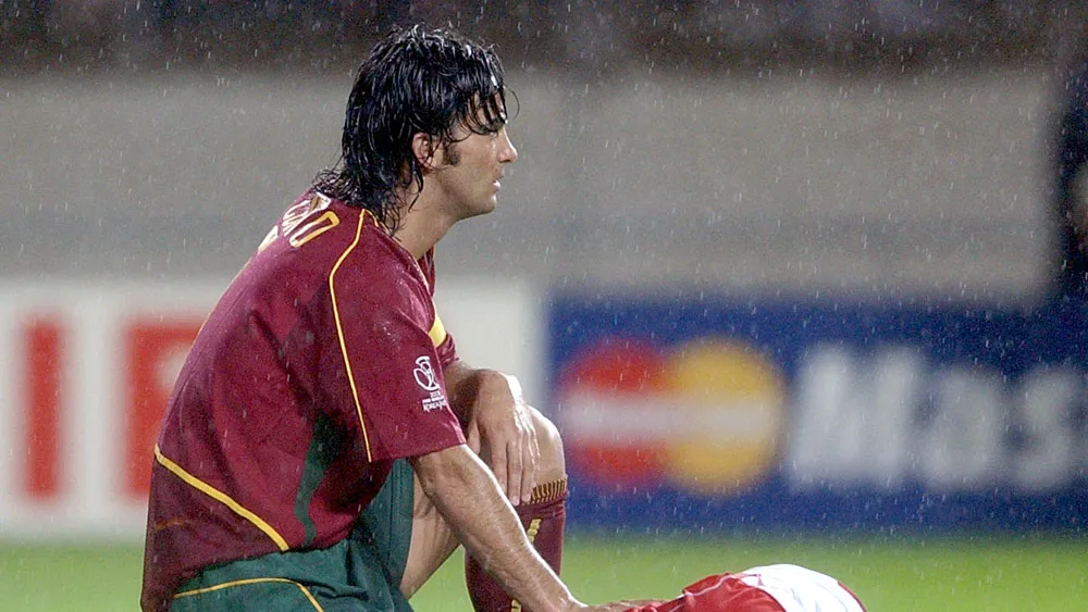 Fernando Couto pela sele&ccedil;&atilde;o portuguesa, em 2002 (AP Photo/Amy Sancetta)