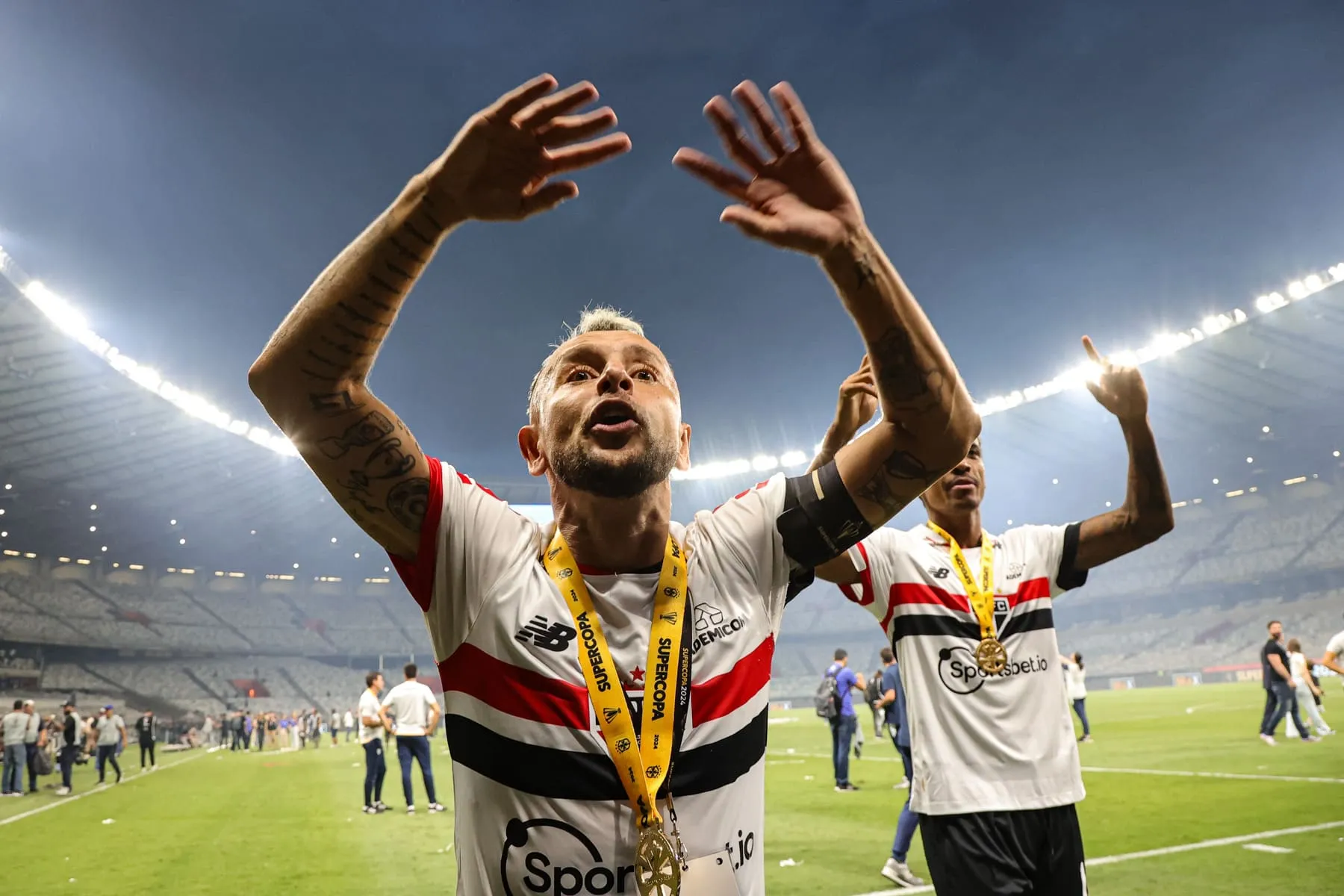 Rafinha deixa o S&atilde;o Paulo e negocia com clube brasileiro para disputa de Estadual