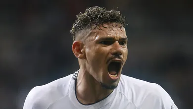 Por que o Santos ainda n&atilde;o anunciou a contrata&ccedil;&atilde;o de Tiquinho Soares