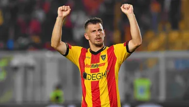 O Lecce vive uma largada dos sonhos na Serie A e assegura outra rodada no G-4