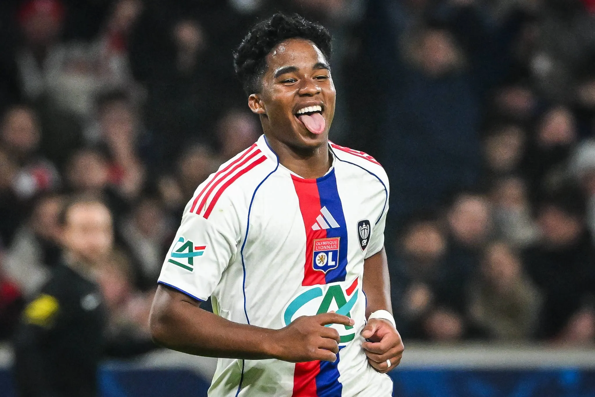 Gol, entrosamento precoce e fome de jogo: Como foi a estreia de Endrick pelo Lyon