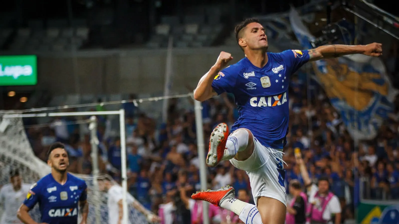 Thiago Neves deu sua resposta na melhor hora, chamando o jogo e crescendo em mais uma final