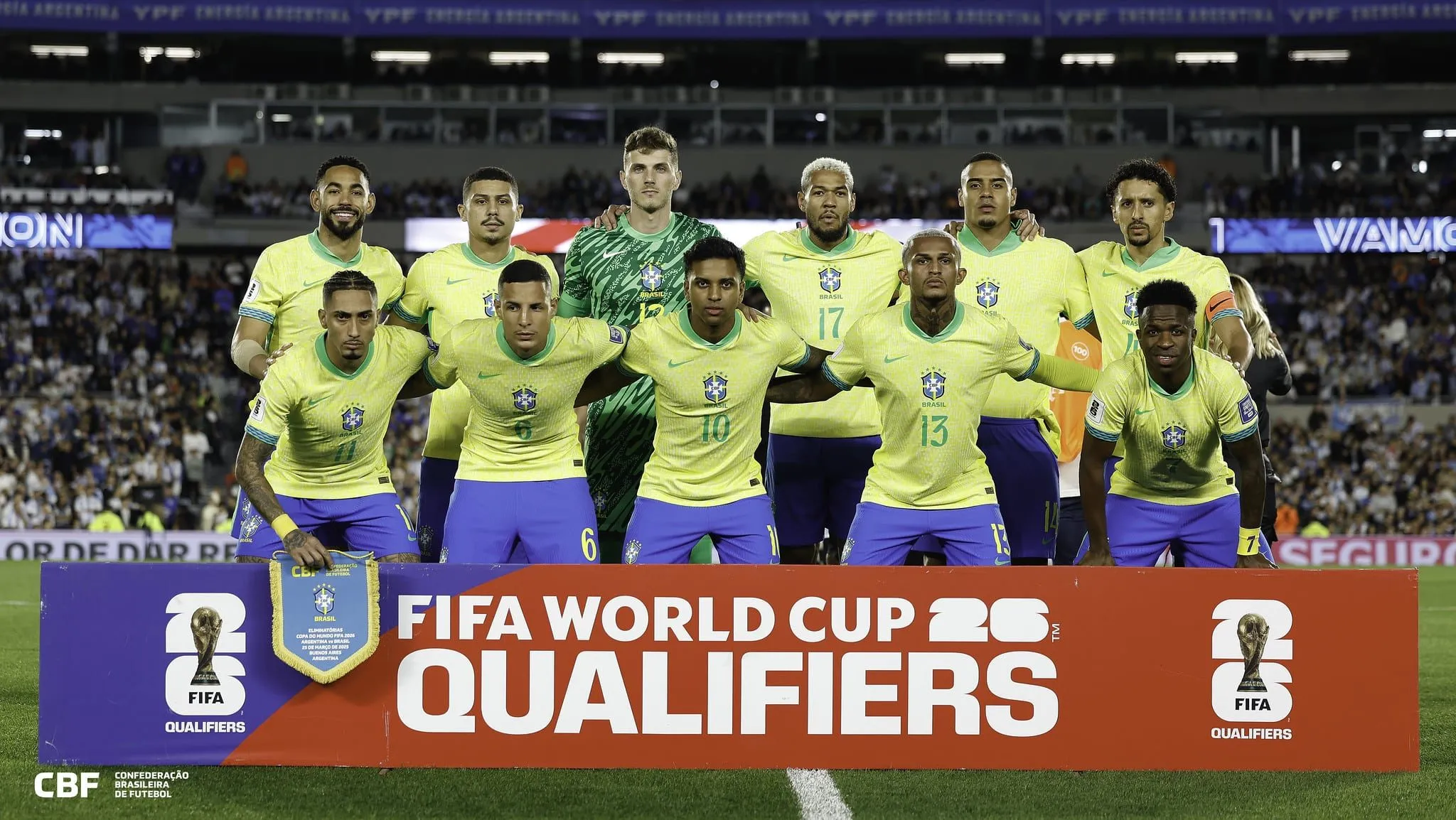 Titular da Sele&ccedil;&atilde;o projeta futuro em gigantes da Premier League: &lsquo;Quero lutar por coisas grandes&rsquo;