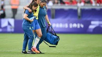 Por classifica&ccedil;&atilde;o, lateral da Sele&ccedil;&atilde;o Brasileira chegou a jogar com fratura na perna