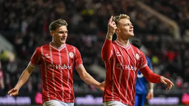 Bristol City aproveita casa cheia, supera press&atilde;o do West Ham e avan&ccedil;a na Copa da Inglaterra