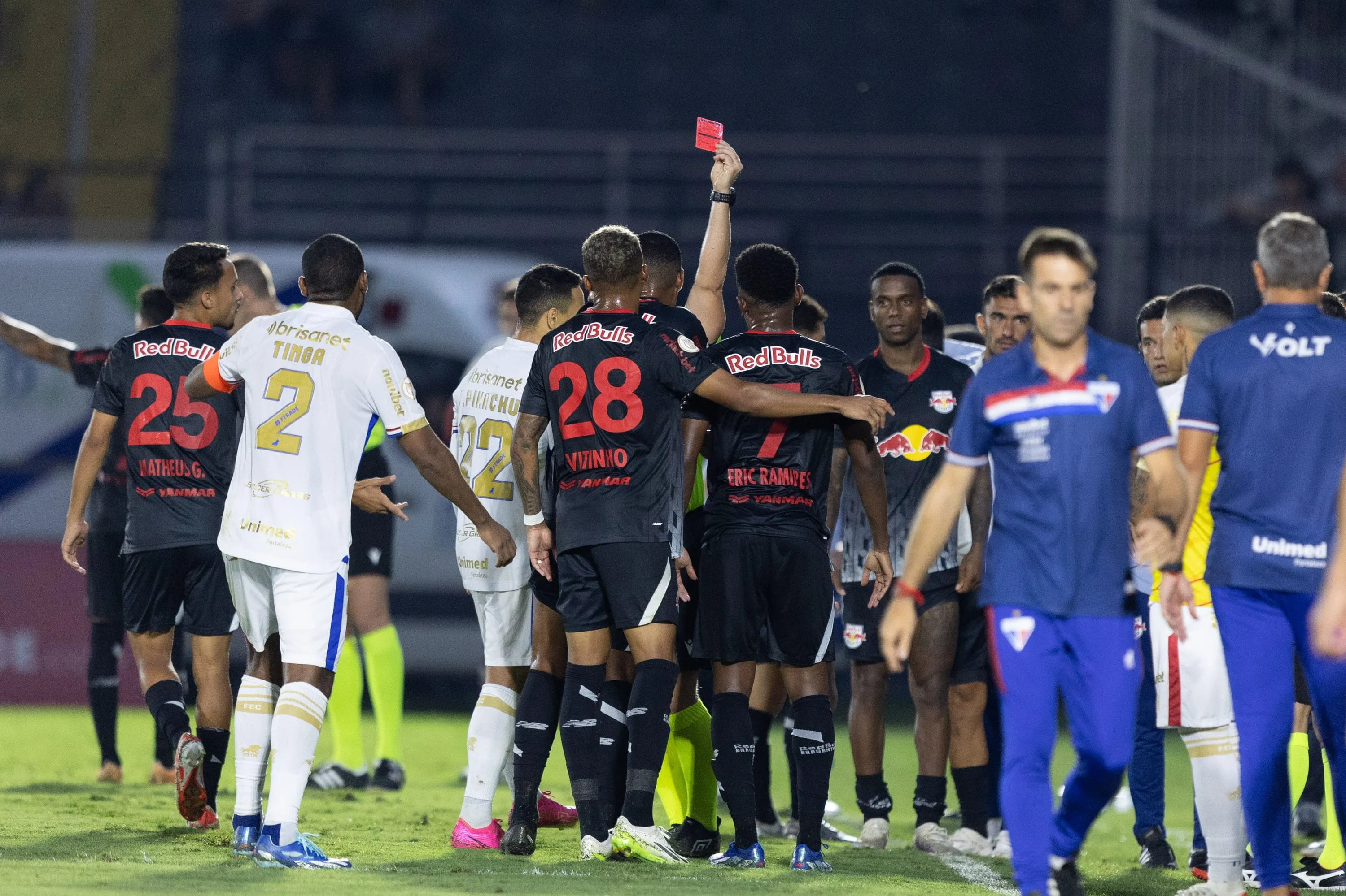 Fortaleza aproveita um Bragantino sem cabe&ccedil;a para voltar a vencer ap&oacute;s mais de 50 dias