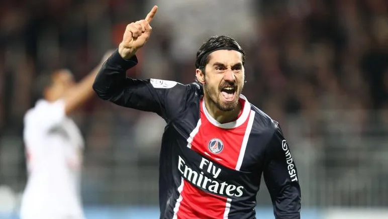 PSG abre vaga de estrangeiro a Lucas com venda de Bisevac