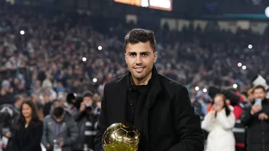 Ap&oacute;s pol&ecirc;mica, presidente do Real Madrid elogia Rodri: &lsquo;Ele merecia uma Bola de Ouro&rsquo;