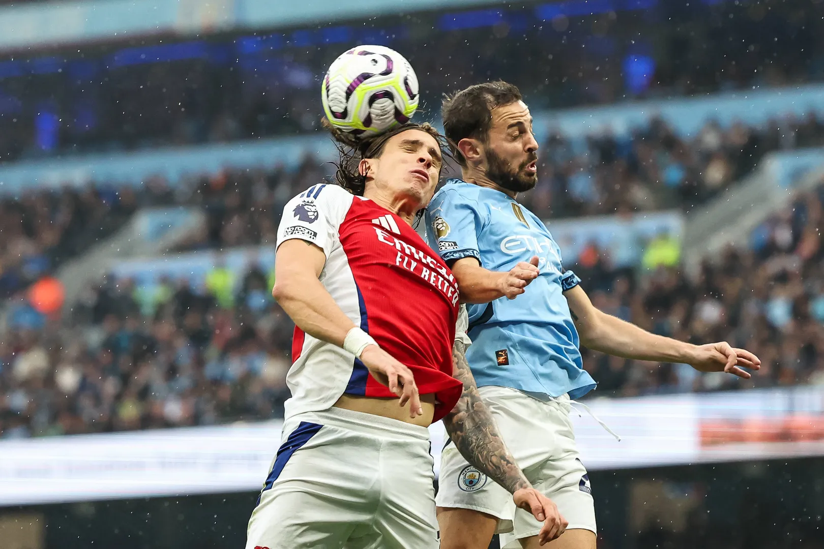 Bernardo Silva disputa bola em jogo contra o Arsenal. Foto: Imago