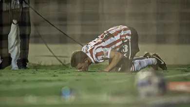 Rollheiser faz uma Sul-Americana fant&aacute;stica pelo Estudiantes: olha s&oacute; o gola&ccedil;o contra o Goi&aacute;s
