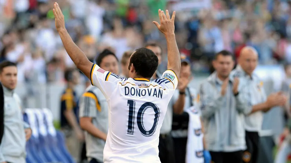 Torcida do Galaxy cornetou aus&ecirc;ncia de Donovan na Copa com criatividade