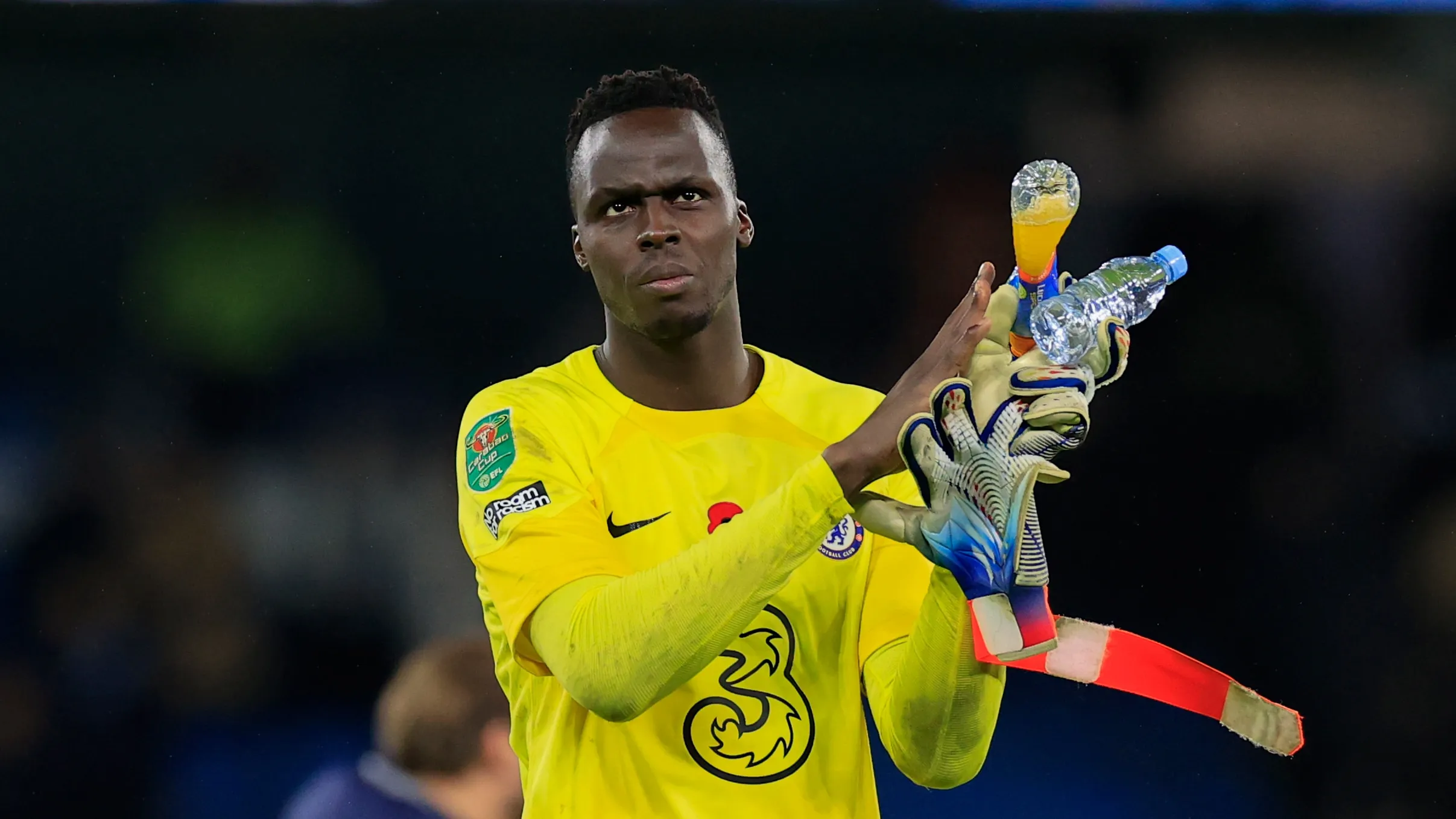 A ascens&atilde;o e queda de &Eacute;douard Mendy no Chelsea foi vertiginosa &ndash; e meio estranha