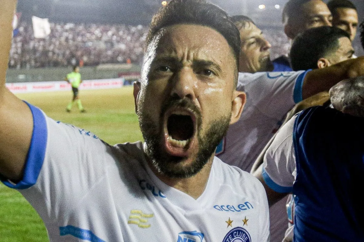 Sinceridade de Rog&eacute;rio Ceni sobre Everton Ribeiro liga alerta no vesti&aacute;rio do Bahia mesmo ap&oacute;s vaga na Copa do Brasil