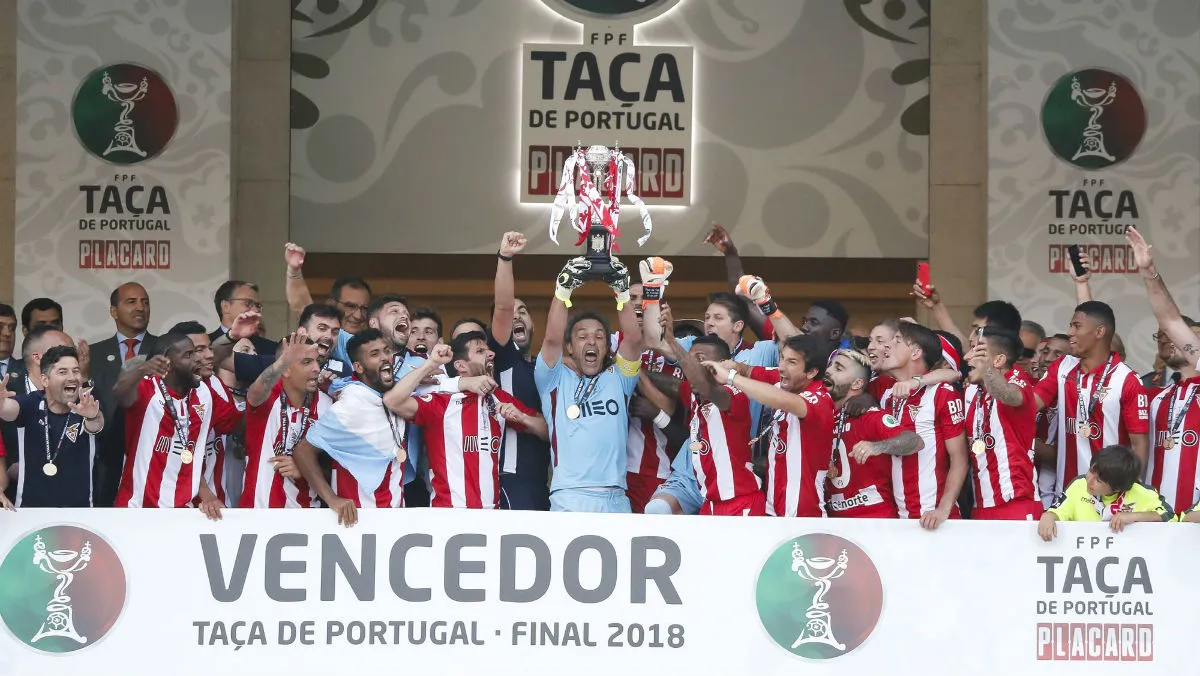 O Desportivo das Aves afundou o Sporting na crise e conquistou o primeiro t&iacute;tulo da sua hist&oacute;ria