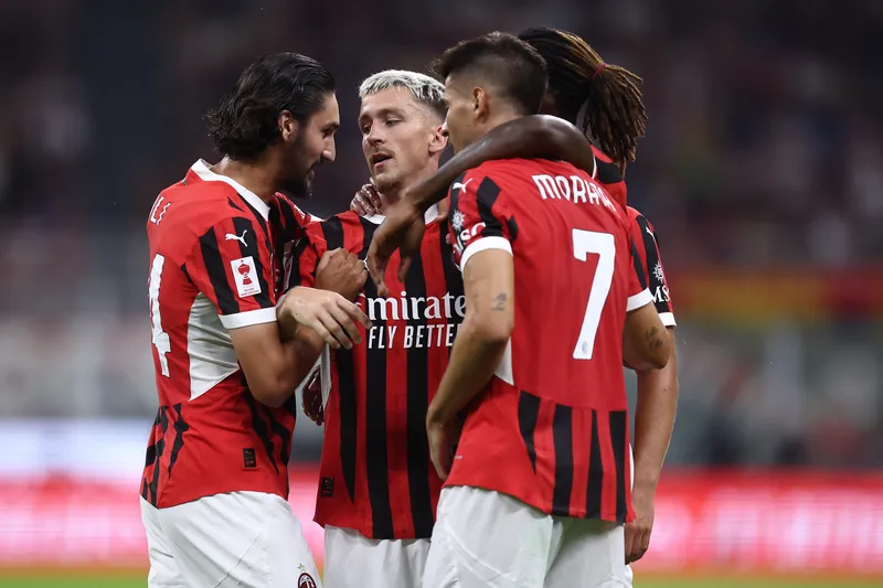 Foto: (IconSport) - O Milan promoveu mudan&ccedil;as para a edi&ccedil;&atilde;o 2024/25 da Serie A